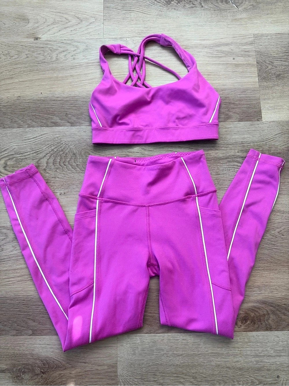 Victoria's Secret Pink Sports Bra & Leggings Set Like New